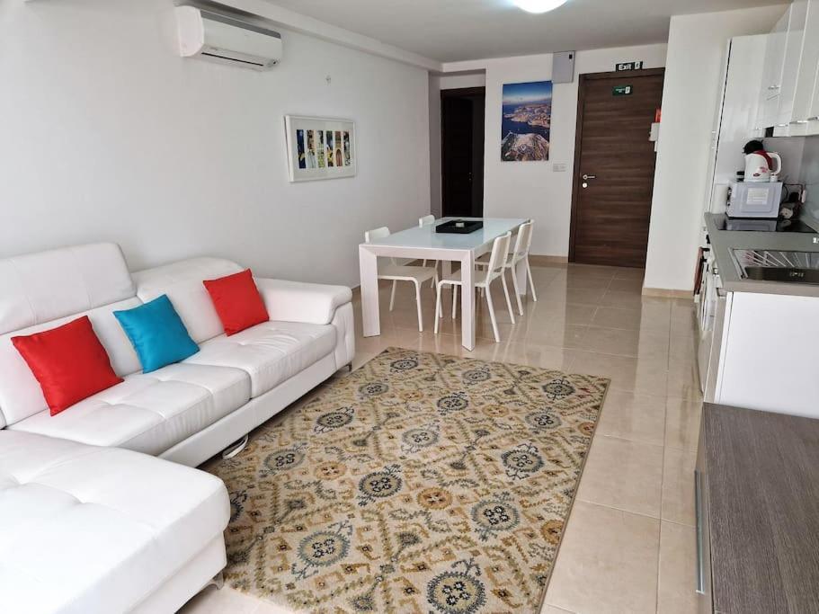 The Caves Cosy Apartment 1 Saint Julian's 外观 照片